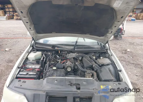 2007 Lincoln Town Car Signature Limited from USA, damaged, VIN 1LNHM82W07Y614464